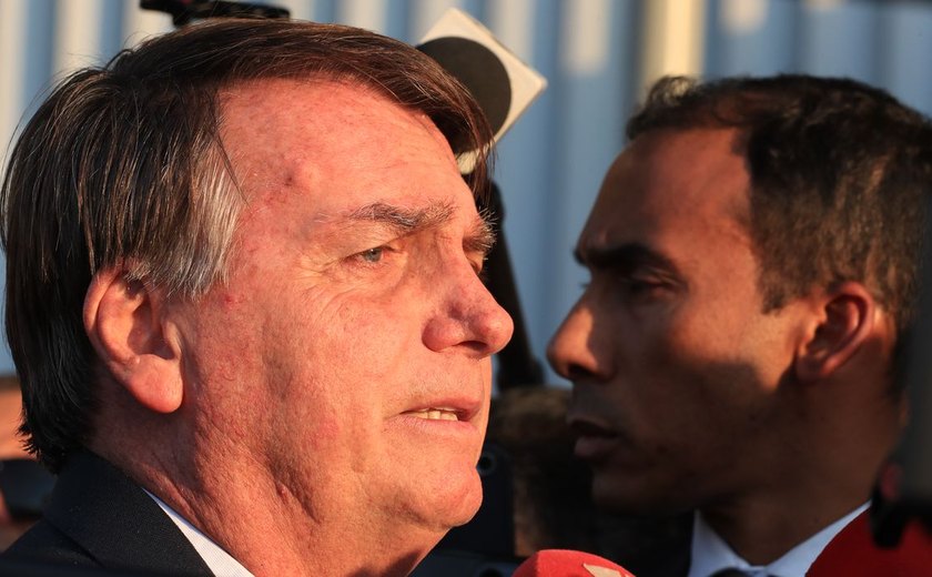 Moraes autoriza Bolsonaro a receber visita de médicos particulares