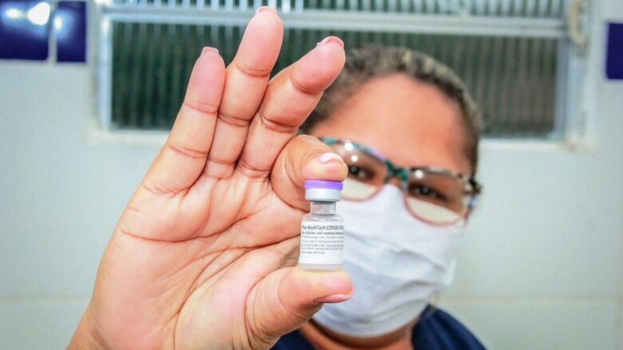 Penedo inicia reforço contra Covid para adolescentes com baixa imunidade, gestantes e puérperas