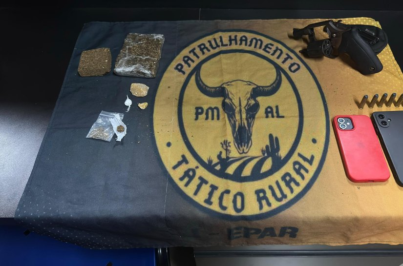 PM apreende arma de fogo e entorpecentes em Palmeira dos Índios e Arapiraca