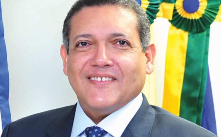 Kassio se isola no STF e ganha afagos de Bolsonaro