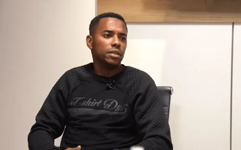 Robinho fala pela primeira vez após condenação na Itália por estupro: 'nós tivemos uma relação superficial e rápida'