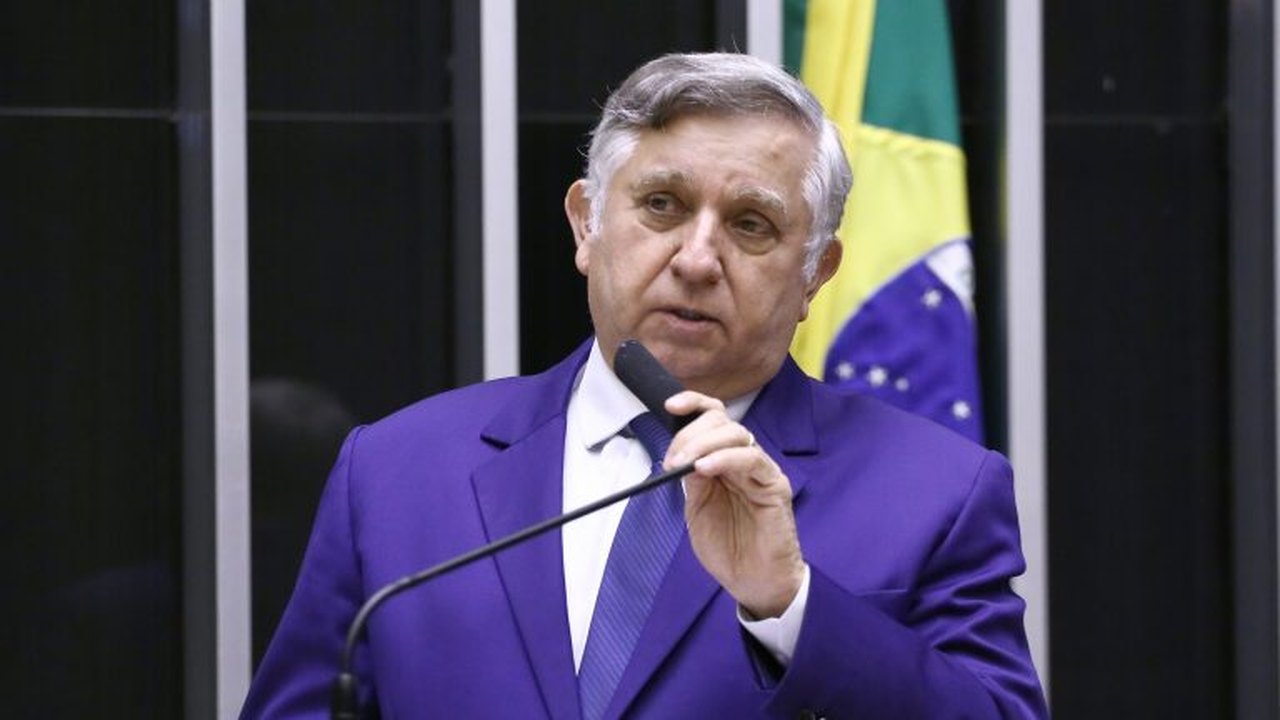 Izalci diz que operação contra Jaques Wagner compromete governo Lula