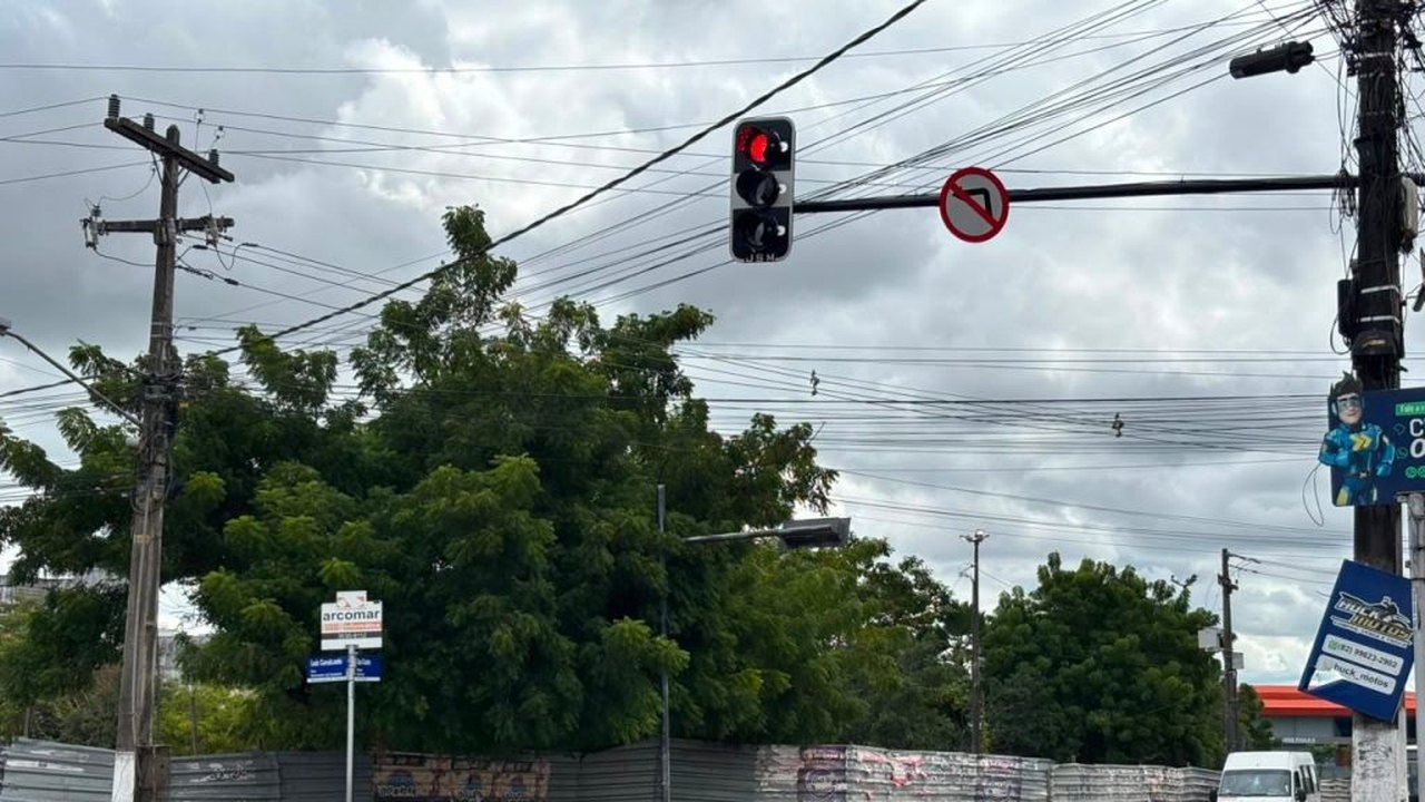 SMTT Arapiraca amplia modernização dos semáforos com fabricação própria de equipamentos