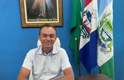 Prefeitura de Anadia antecipa 13º salário dos servidores efetivos