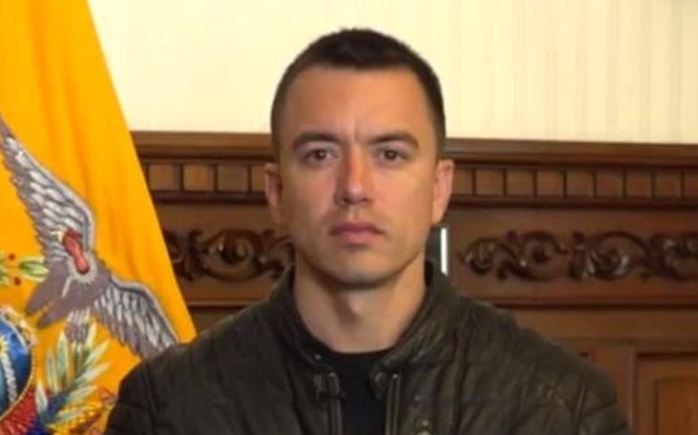 Presidente do Equador substitui vice por decreto e se reúne com Trump nos EUA