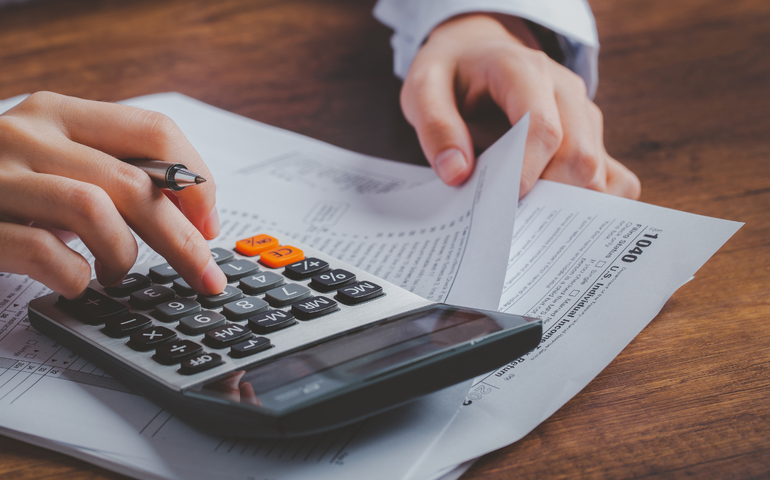 Alta taxação de impostos leva brasileiros a investir nos EUA