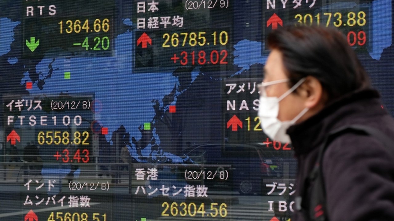 Bolsas da Ásia fecham majoritariamente em baixa, após EUA banirem petróleo russo