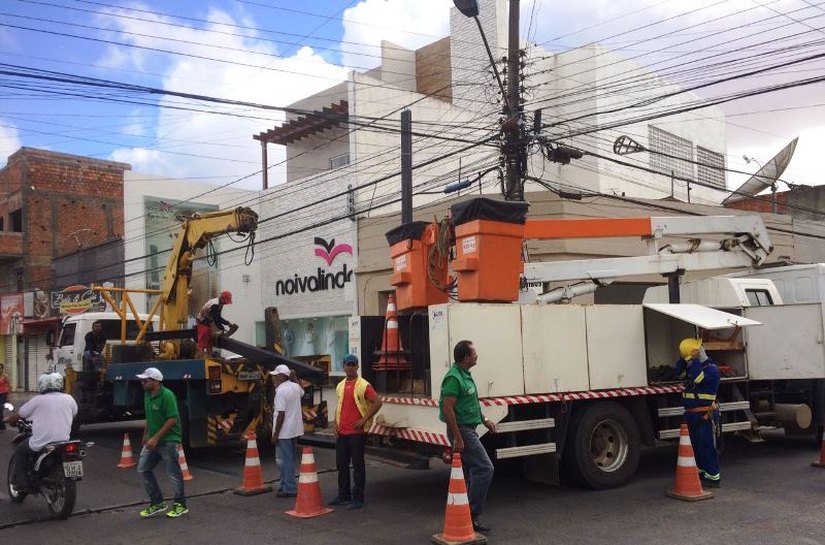 Prefeitura instala novo semáforo e sinalização está em funcionamento no Centro de Arapiraca