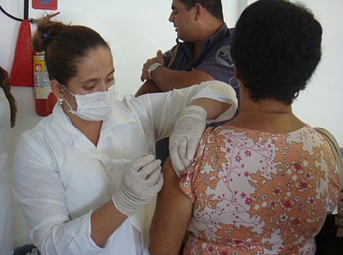 SMS orienta população sobre vacina contra febre amarela
