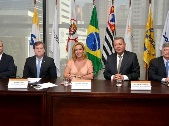 Após pequeno recuo, setor de turismo abre novas vagas de emprego em SP