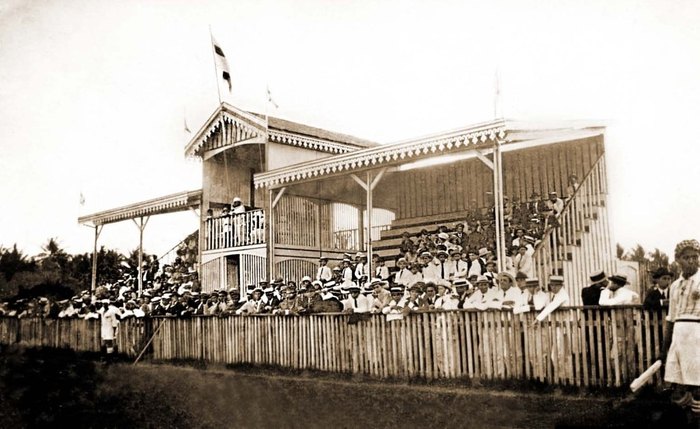 Arquibancada do Campo do CRB em meados da década de 1920