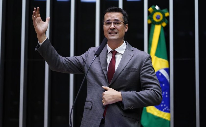 Em Curitiba, candidato de Greca tenta atrair Deltan Dallagnol para vice