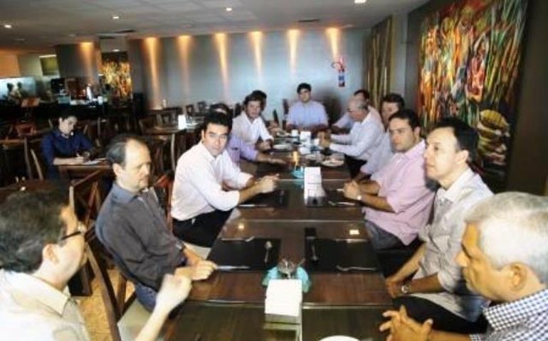 Hoteleiros prestam apoio a Renan Filho