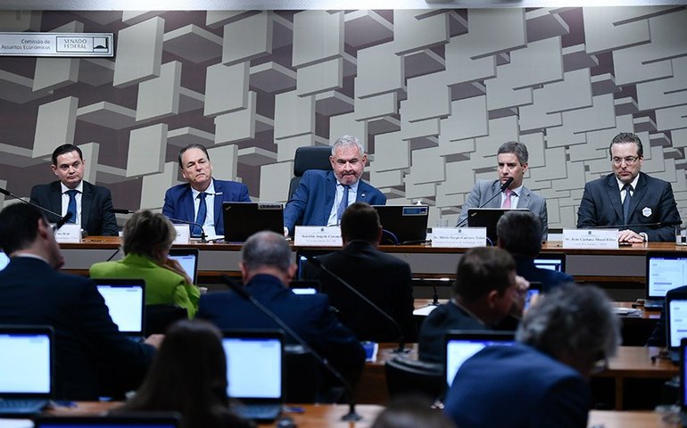 Representantes do setor privado apoiam reforma tributária, mas sugerem mudanças