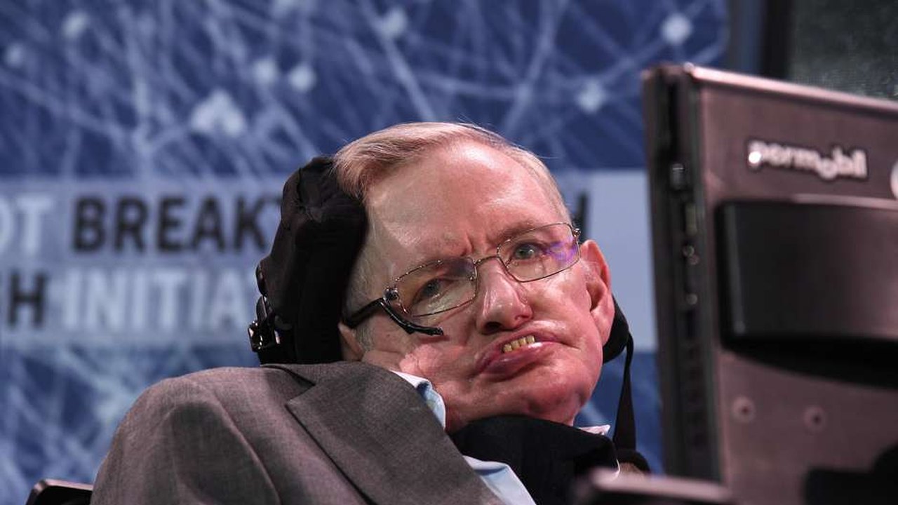 Nova biografia de Stephen Hawking explora ângulos polêmicos da vida do cientista