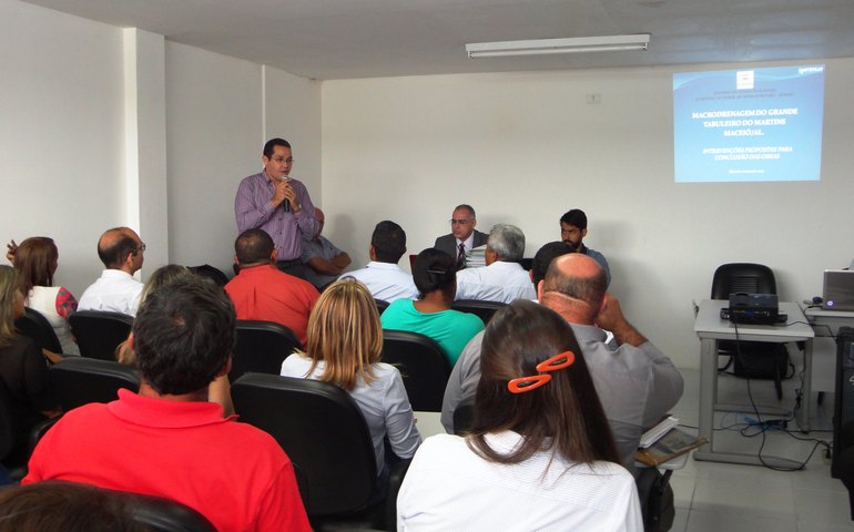 Seinfra apresenta projeto de drenagem do Tabuleiro e recuperação da Grota Bom Jesus