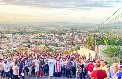Via sacra leva multidão de fiéis às ruas de Palmeira dos Índios