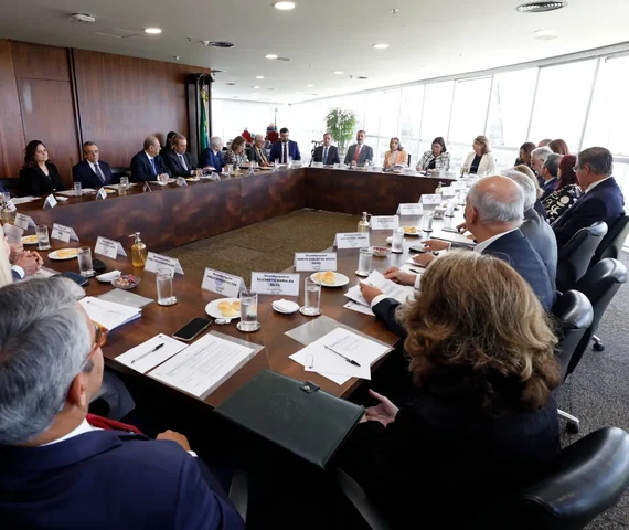 Presidente do TRE de Alagoas participa de reunião no TSE