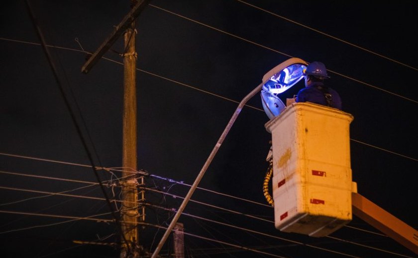 Disque Luz funciona durante feriadão; veja como acionar