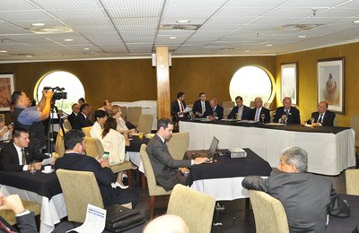 Ziulkoski apresenta pauta prioritária em reunião da Frente Parlamentar	