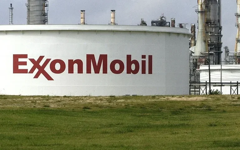 ExxonMobil supera expectativa de lucro, mas receita decepciona