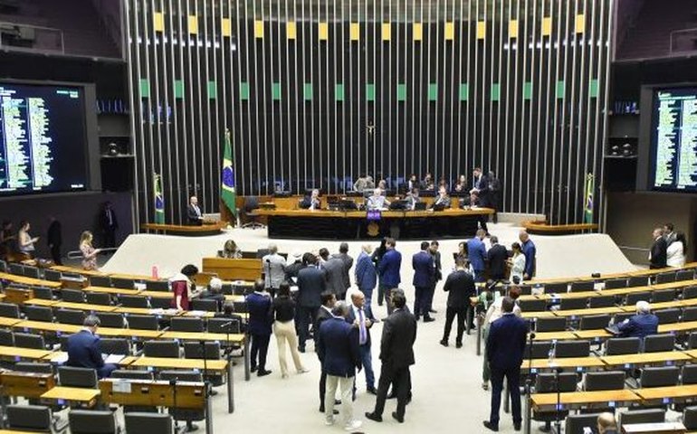 Maior bancada da Câmara, PL não vai a reunião sobre IOF