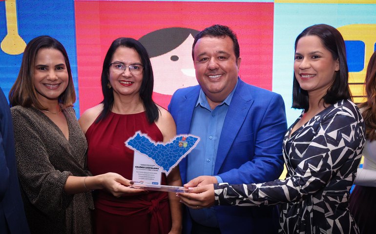 Governador cria Prêmio Escola 10, que reconhece municípios com melhores indicadores educacionais