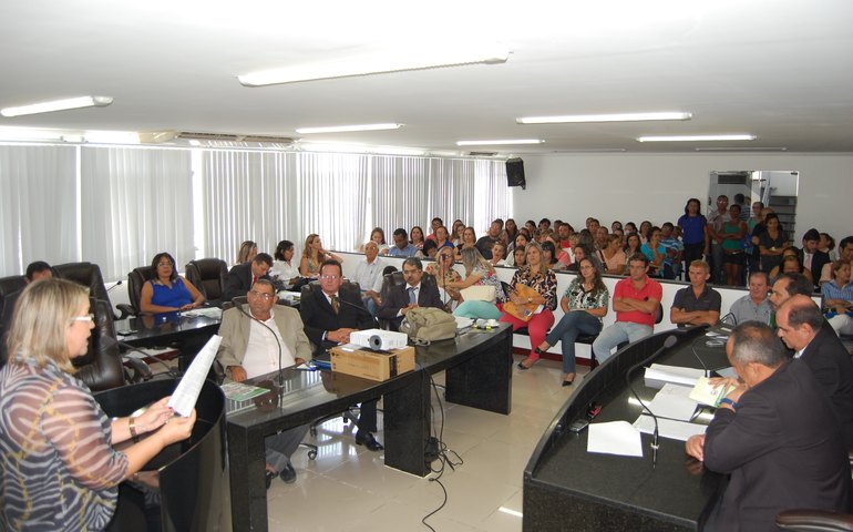 Delmiro: Audiência pública discute criação do Conselho de Educação