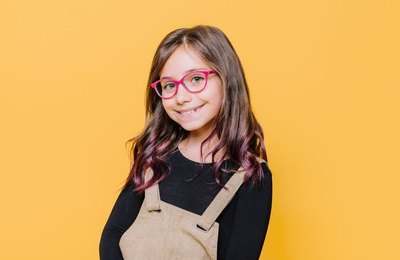 Volta às aulas: sinais de que seu filho pode precisar de óculos