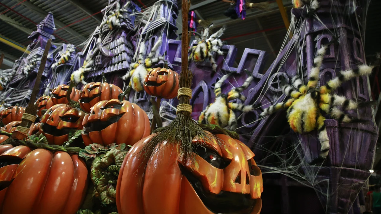 Já é Halloween? Famosos postam nas redes fantasias inusitadas; veja as mais criativas