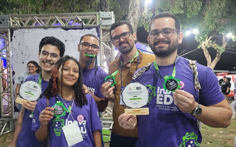 Escolas estaduais brilham em evento de iniciação científica e levam 15 premiações