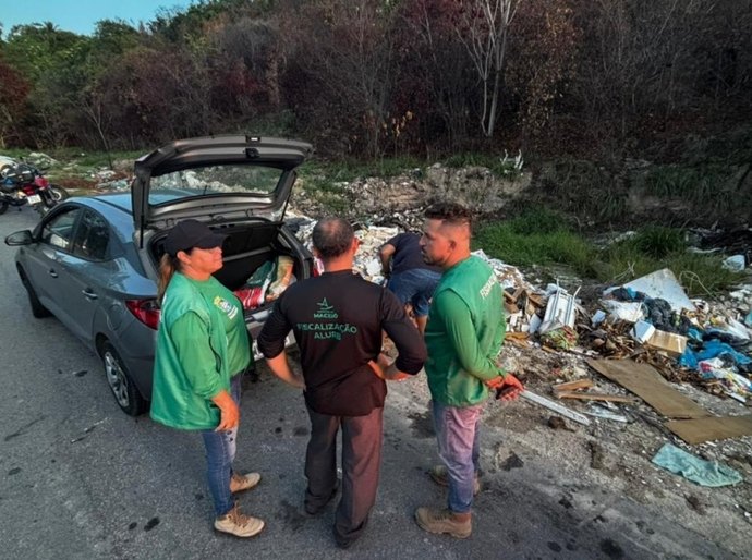 Operação Cidade Limpa coíbe descarte irregular de entulhos no bairro do São Jorge