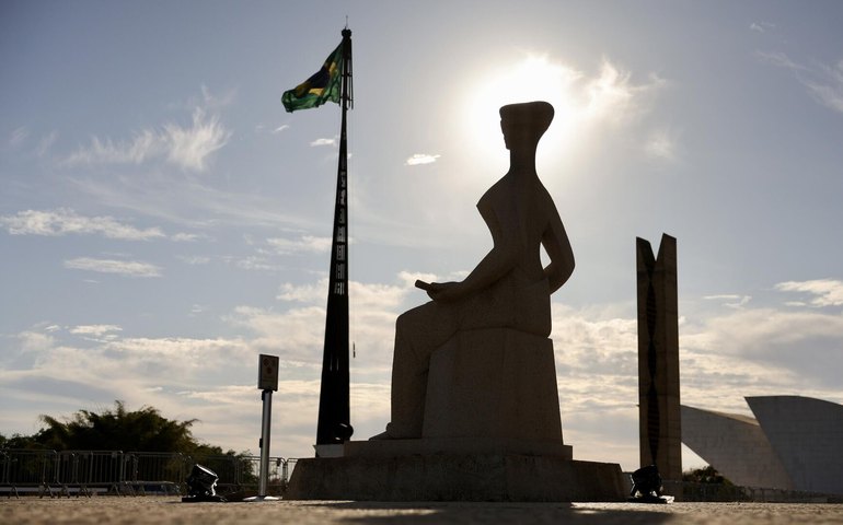 STF enfrenta recorde de desconfiança e desgaste ético, revela Datafolha