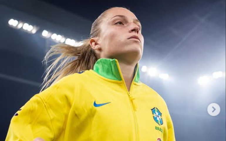 Capitã e líder no Brasileirão Feminino, Isa Haas se firma na seleção