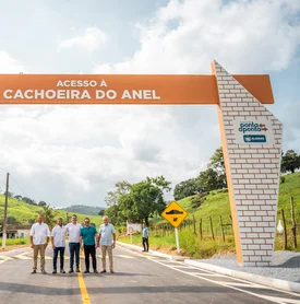 Governo de Alagoas entrega novo acesso à Cachoeira do Anel e pavimentação de ruas em Viçosa