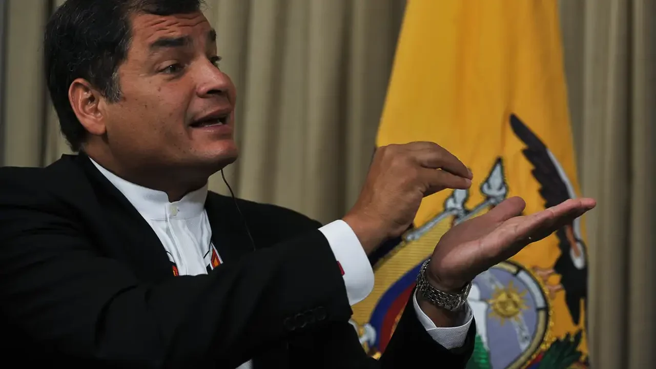 'A América Latina continua sendo uma região em disputa', diz Rafael Correa