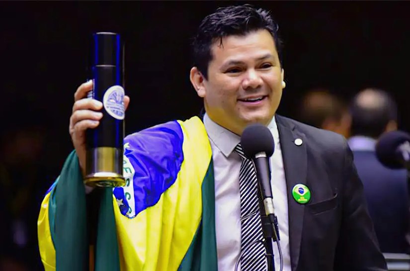 AGU pede investigação de deputado por declarações contra Lula