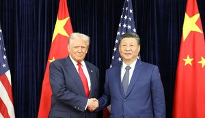 Trump e Xi Jinping se reuniram em Pequim nesta quinta (14) / Foto: Xinhua/Huang Jingwen