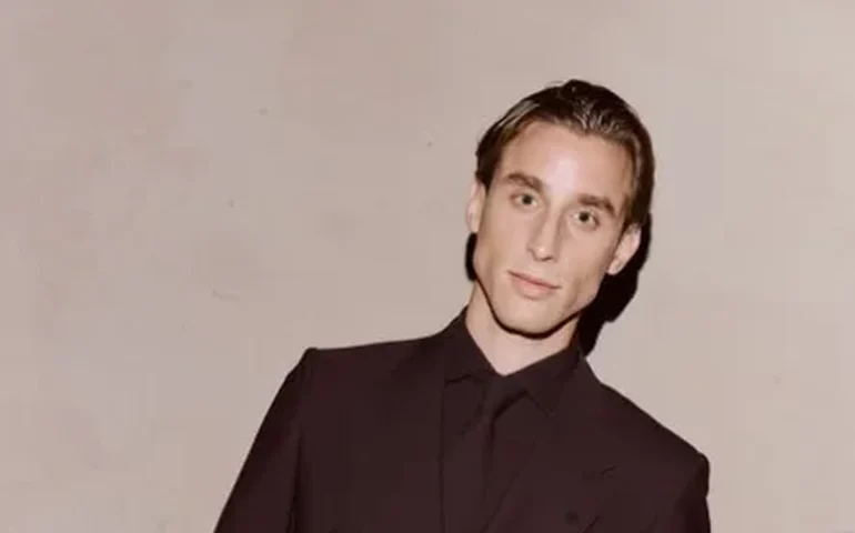 Jogador que sofreu parada cardíaca em campo deixa a Roma e deve ir para o futebol inglês