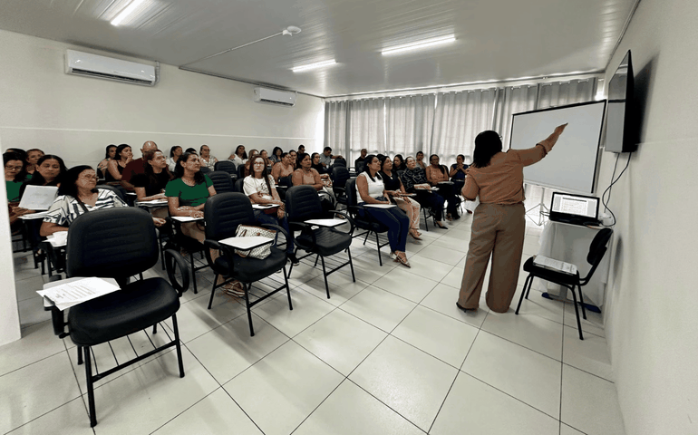Semed premia professores e estudantes com melhor desempenho no Penedo Avalia