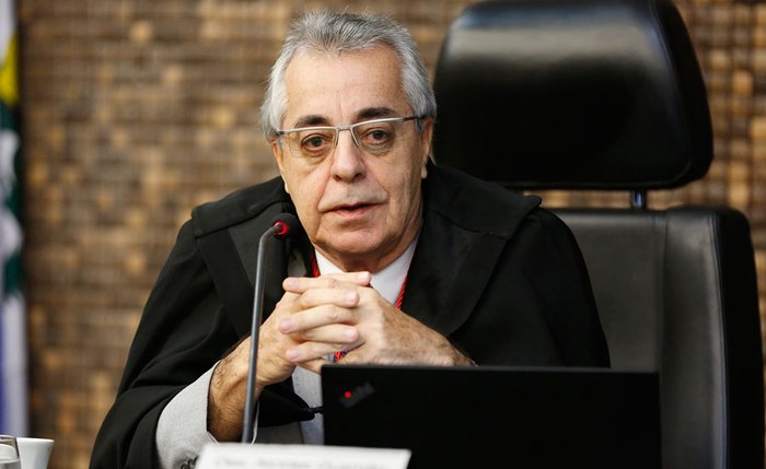Desembargador Alcides Gusmão