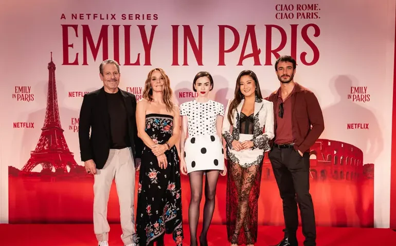 'Emily em Paris' chegará ao fim na 6ª temporada e Lily Collins promete final fantástico