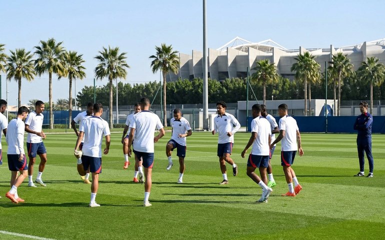 PSG realiza primeiro treino em Doha de olho na final contra o Flamengo