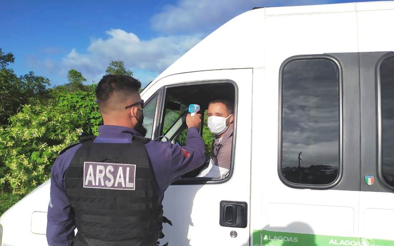 Arsal aborda 380 veículos no primeiro dia após retorno do transporte intermunicipal