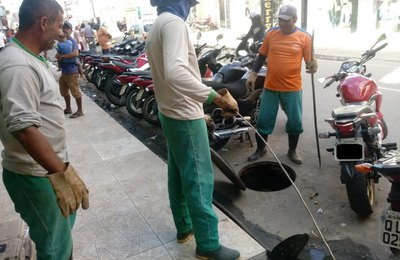 Prefeitura intensifica manutenção de galerias e bocas de lobo no centro de Arapiraca