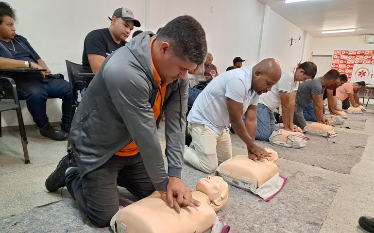  Sesau capacita servidores das unidades de saúde para o transporte intra-hospitalar de pacientes 
