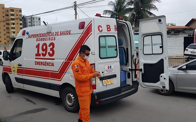 Corpo de Bombeiros socorre homem vítima de choque elétrico em Maceió