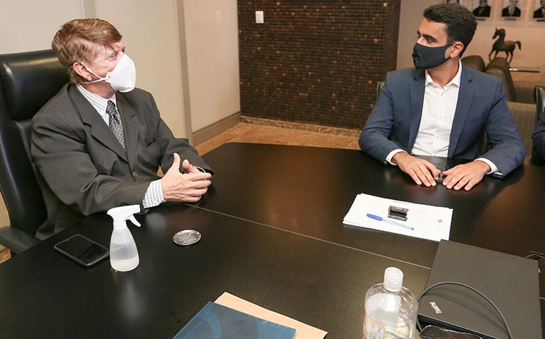 Prefeito JHC quer legalizar imóveis em Maceió, com apoio do TJ/AL