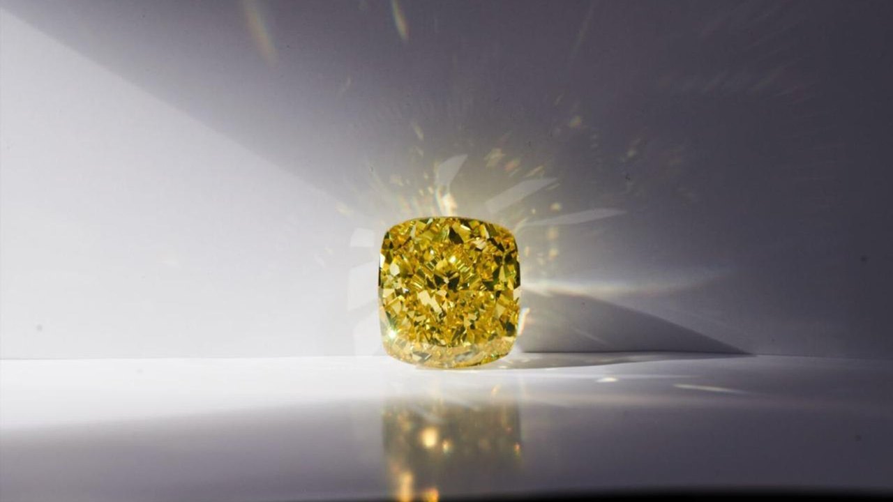 Ponha óculos de sol: grupo russo de diamantes mostra um exemplar extraordinário após corte