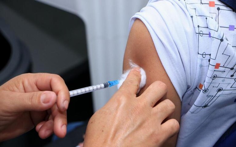 Educação inicia mutirão de vacinação em escolas da rede pública de Alagoas situadas na capital